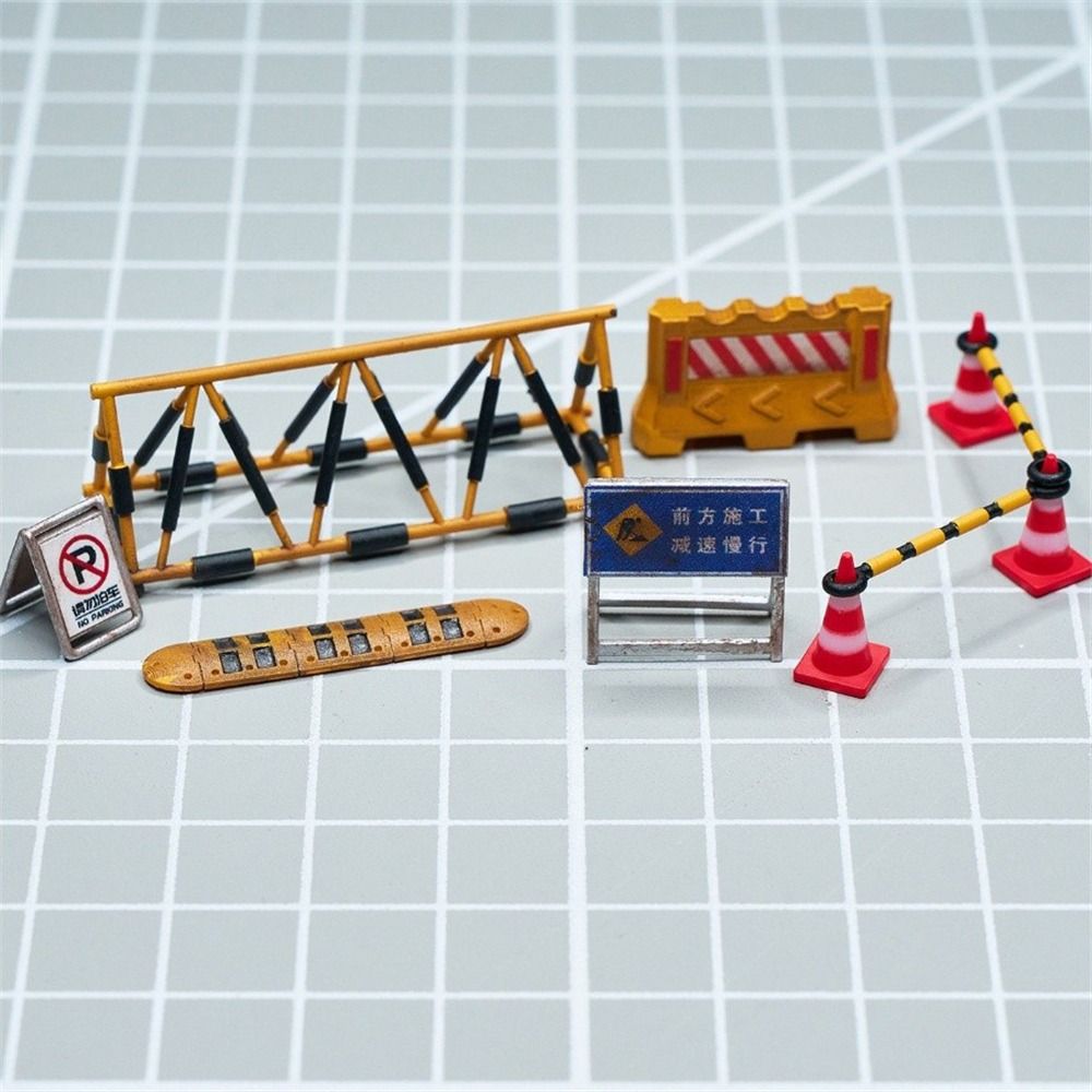 Collection 1/64 Scale Road Tra - огляд і ціна Road Traffic Cone